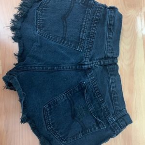 black urban outfitter shorts